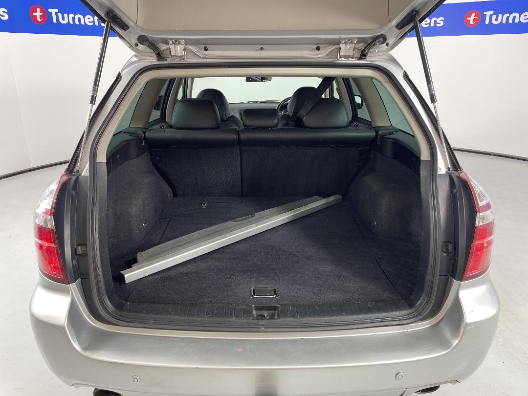 Photo '14' of Subaru Legacy