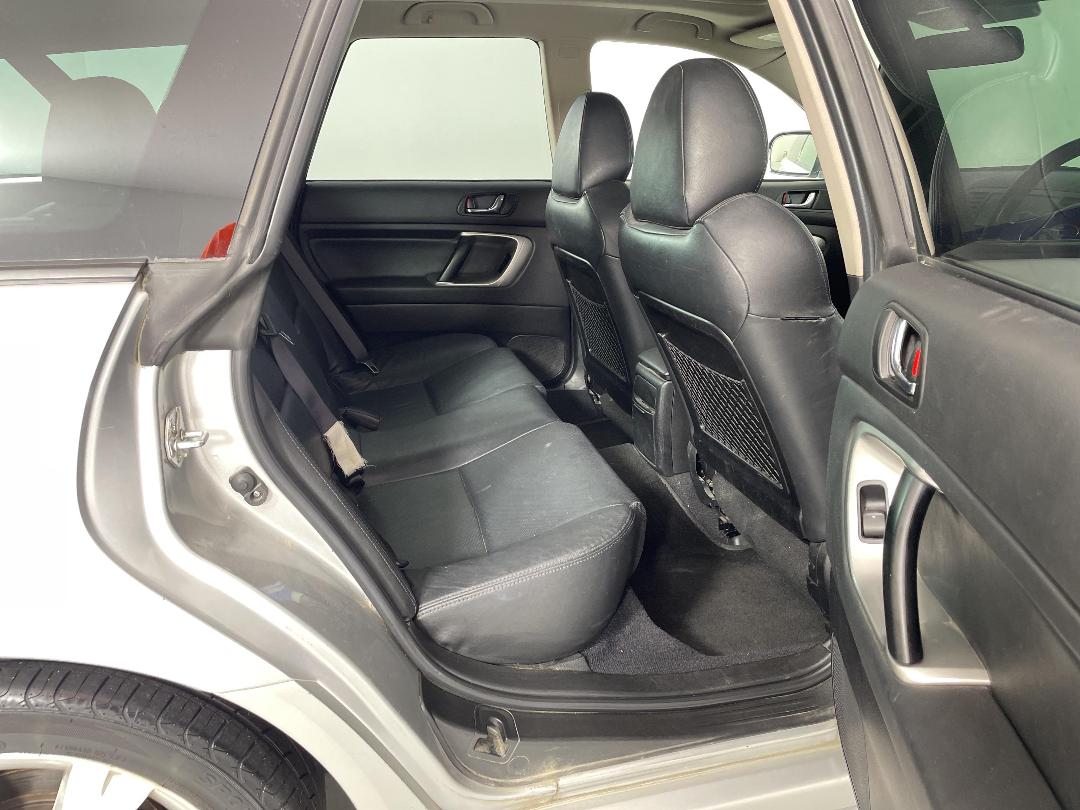 Photo '20' of Subaru Legacy