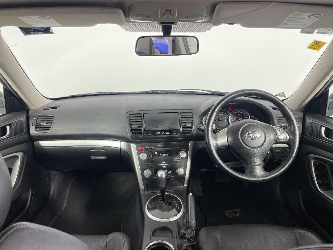 Photo '17' of Subaru Legacy