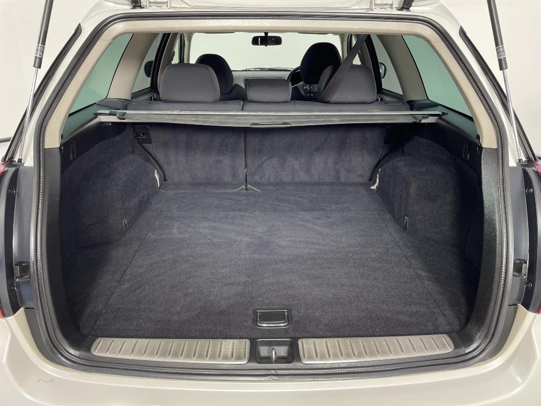 Photo '14' of Subaru Legacy Photo '14' of Subaru Legacy