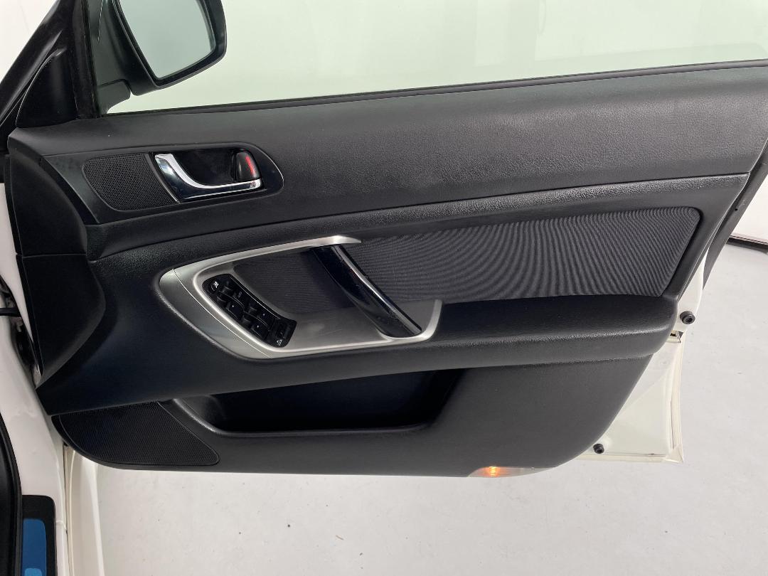 Photo '15' of Subaru Legacy Photo '15' of Subaru Legacy