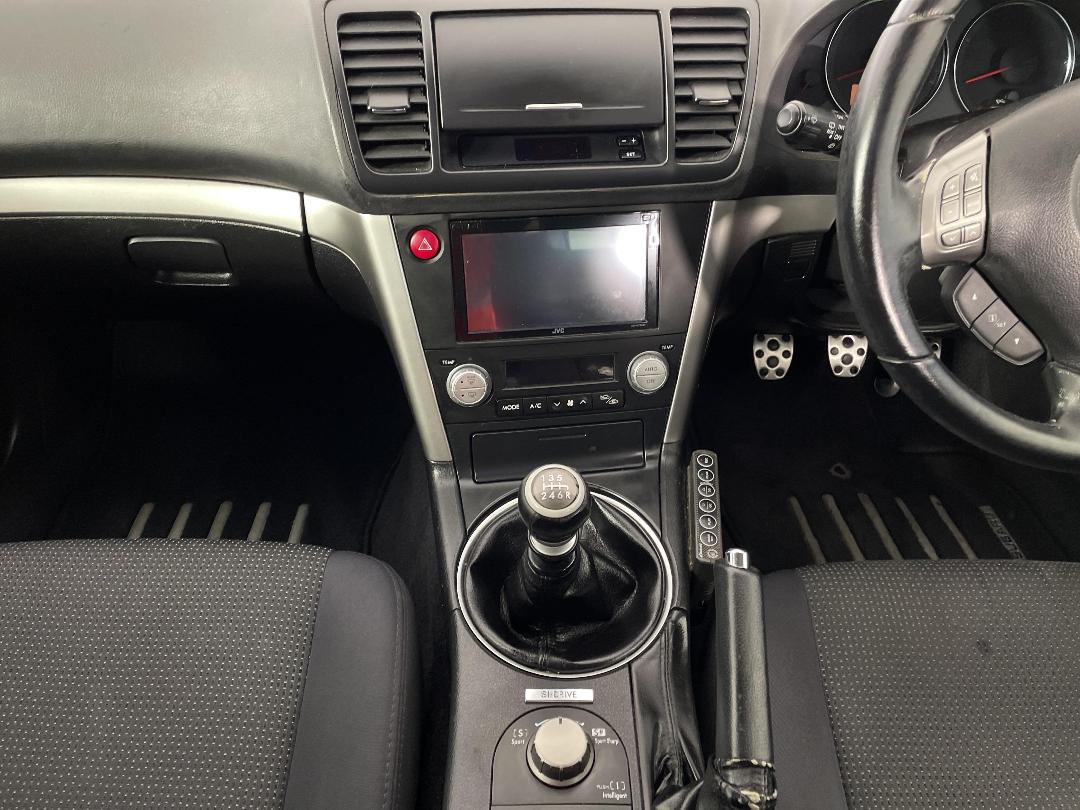 Photo '18' of Subaru Legacy Photo '18' of Subaru Legacy