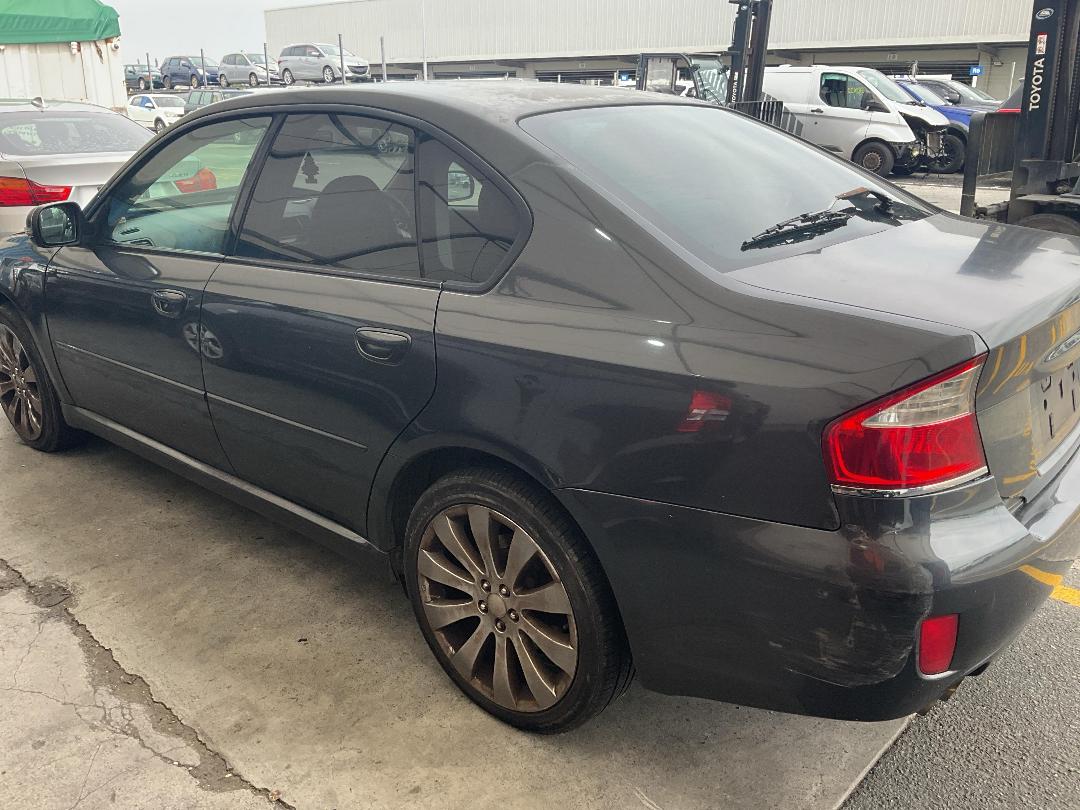 Photo '4' of Subaru Legacy