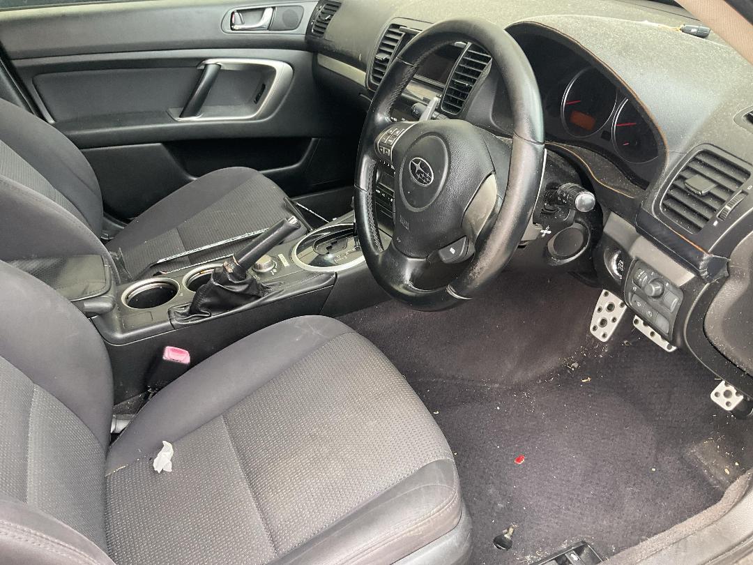 Photo '8' of Subaru Legacy