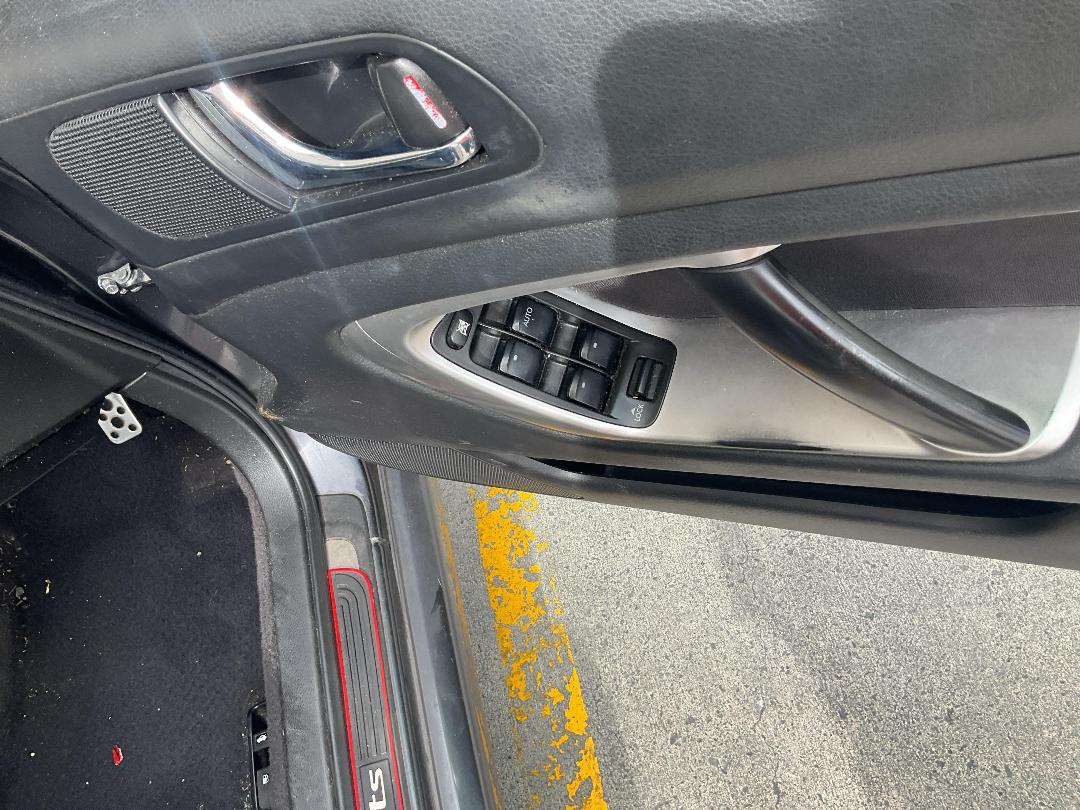 Photo '9' of Subaru Legacy