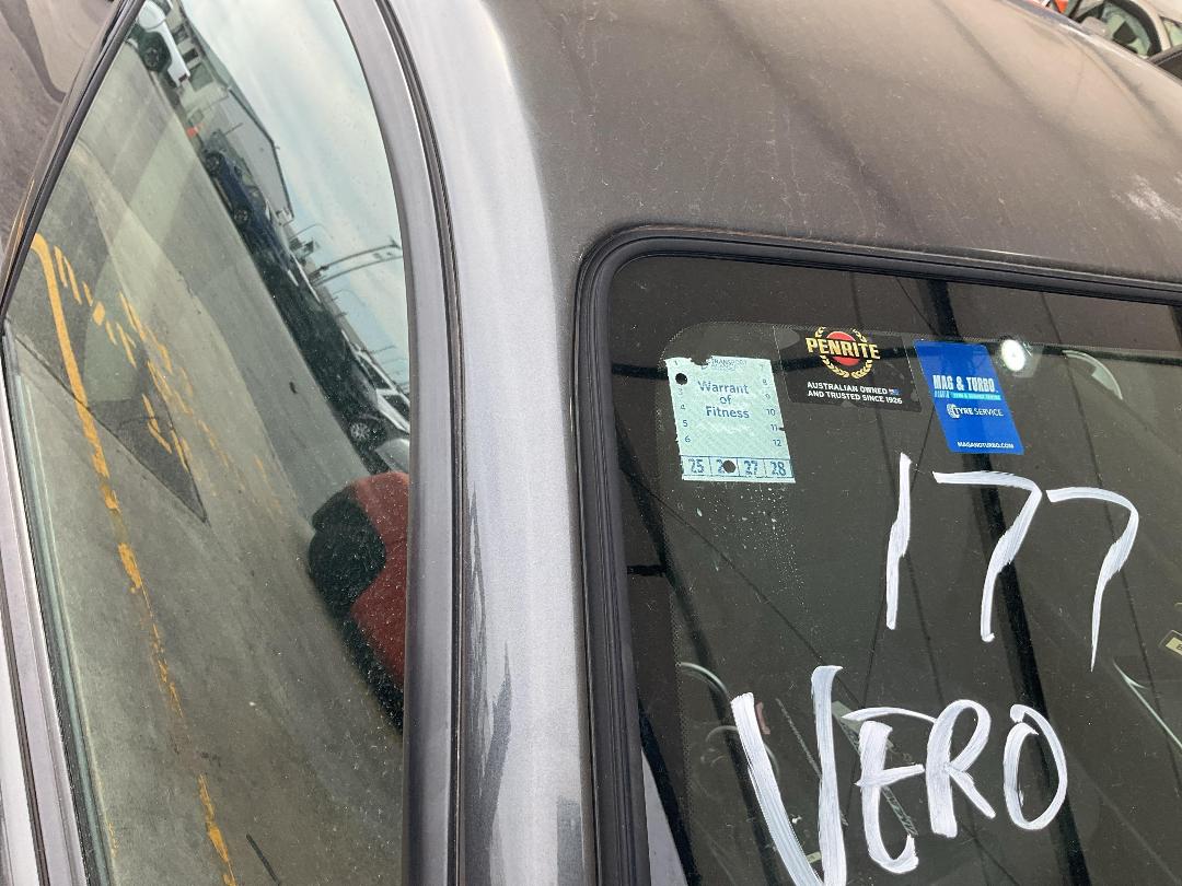 Photo '13' of Subaru Legacy