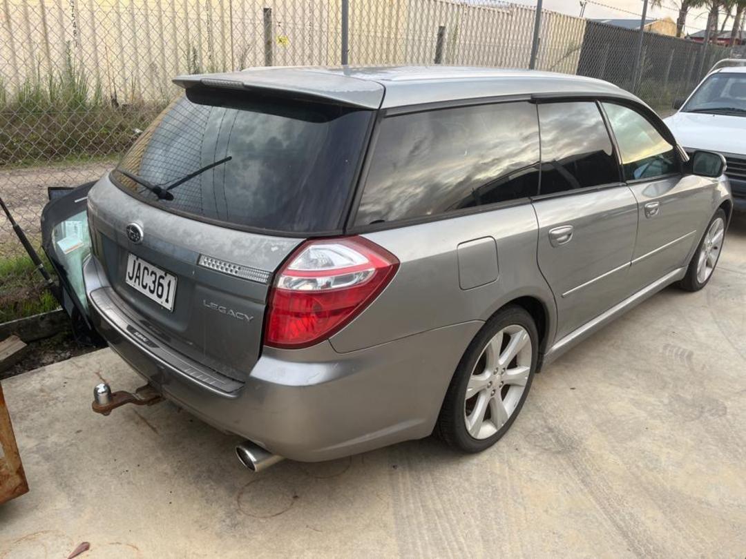 Photo '3' of Subaru Legacy