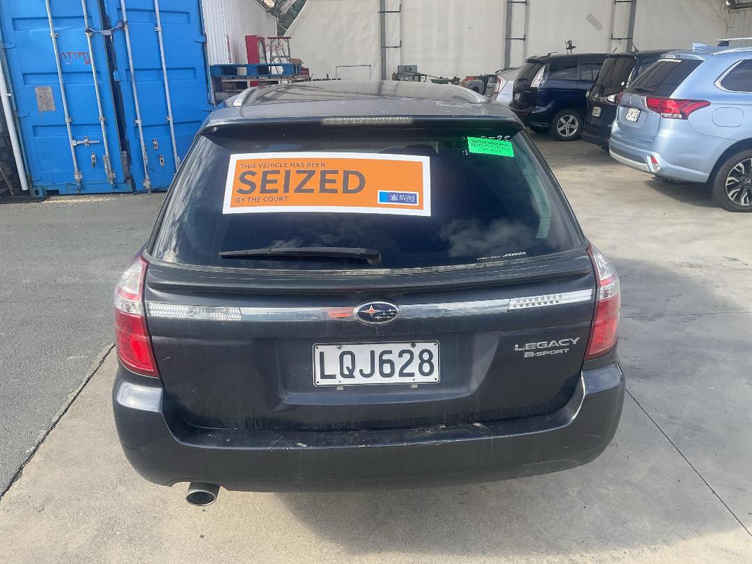 Photo '4' of Subaru Legacy