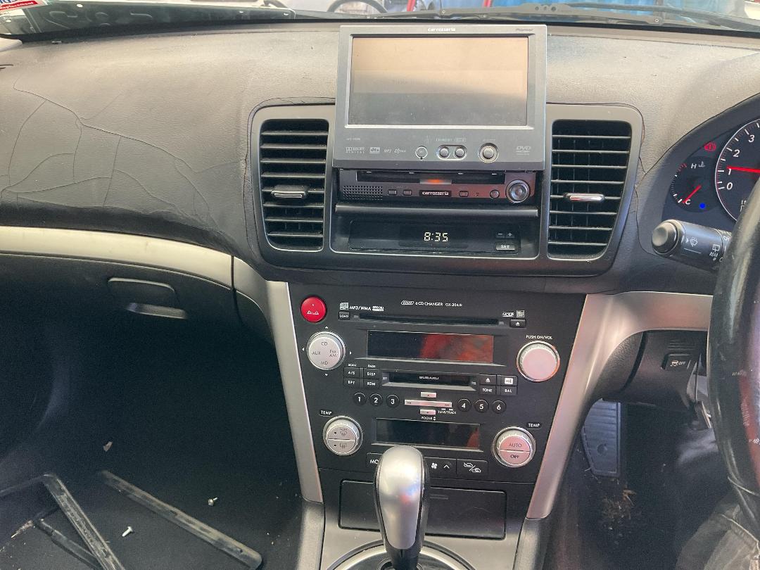 Photo '24' of Subaru Legacy