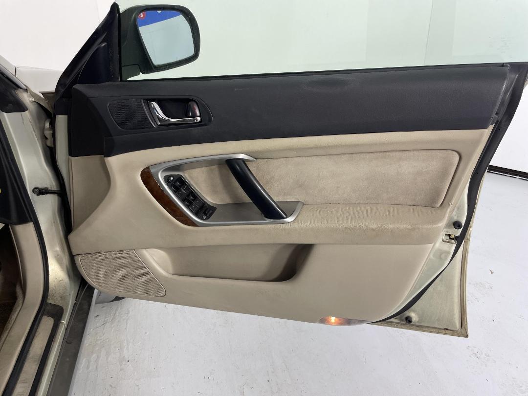 Photo '15' of Subaru Outback Photo '15' of Subaru Outback