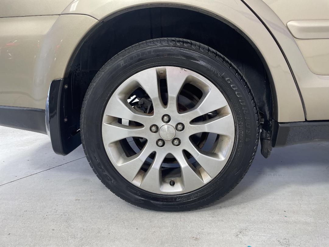 Photo '12' of Subaru Outback