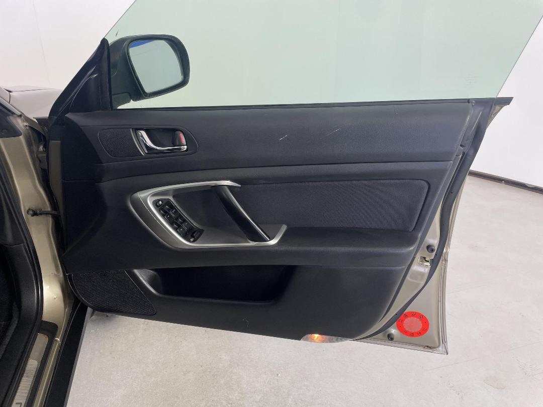 Photo '15' of Subaru Outback