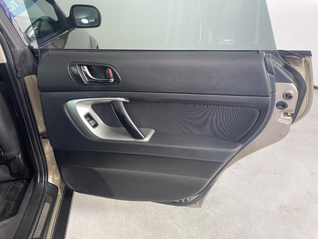 Photo '19' of Subaru Outback