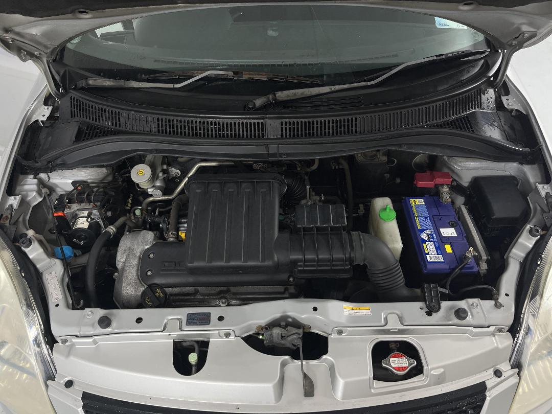 Photo '13' of Suzuki Swift