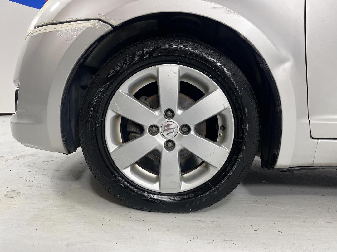 Photo '10' of Suzuki Swift