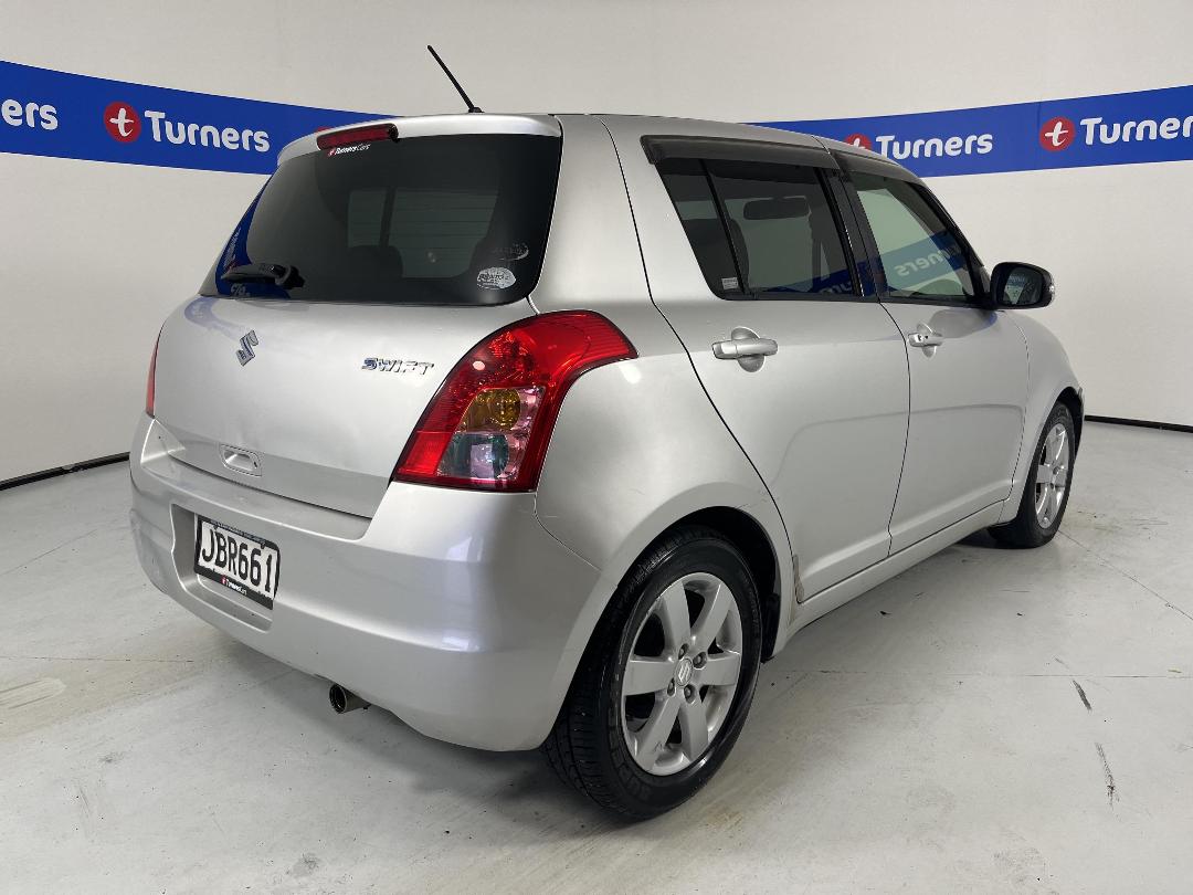 Photo '7' of Suzuki Swift