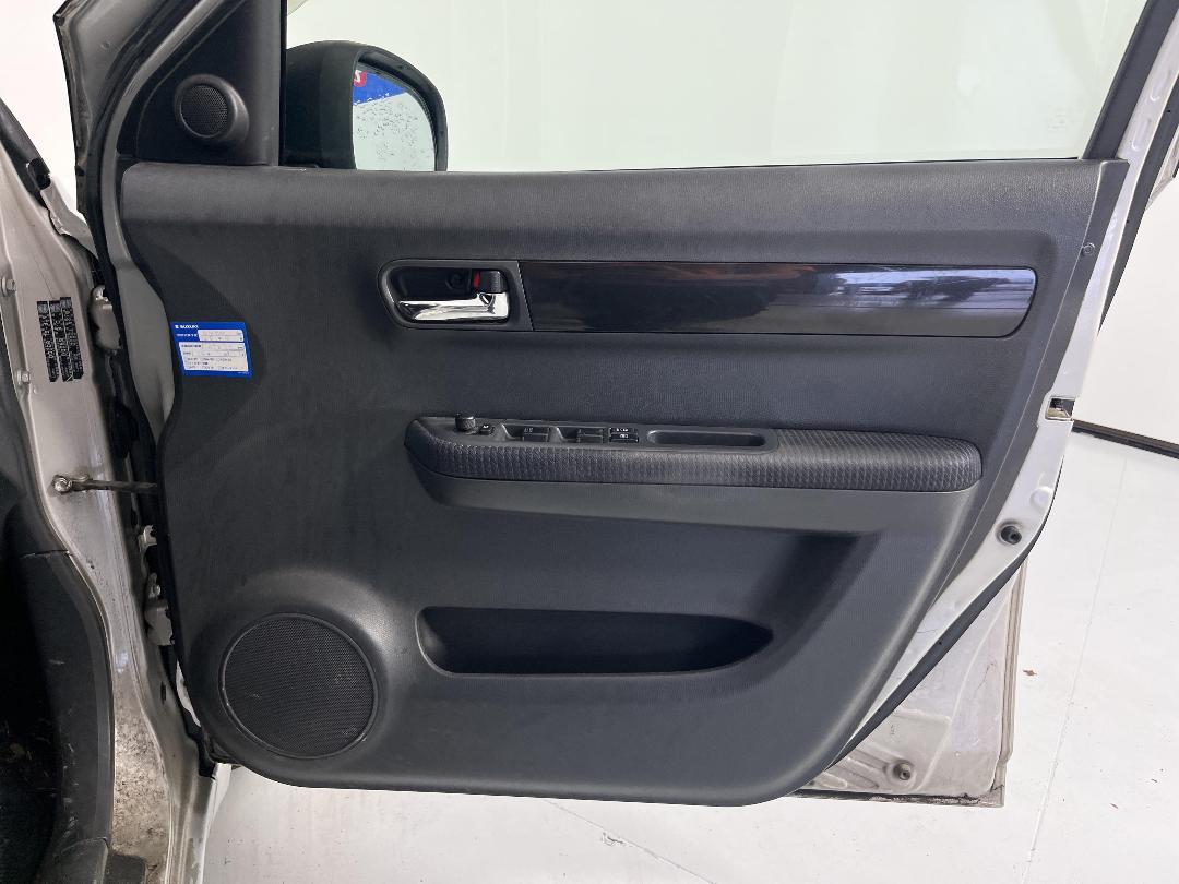 Photo '15' of Suzuki Swift