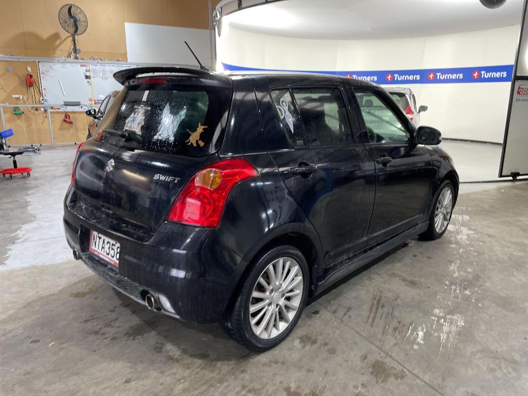 Photo '4' of Suzuki Swift