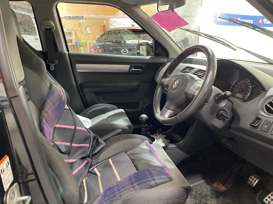 Photo '6' of Suzuki Swift