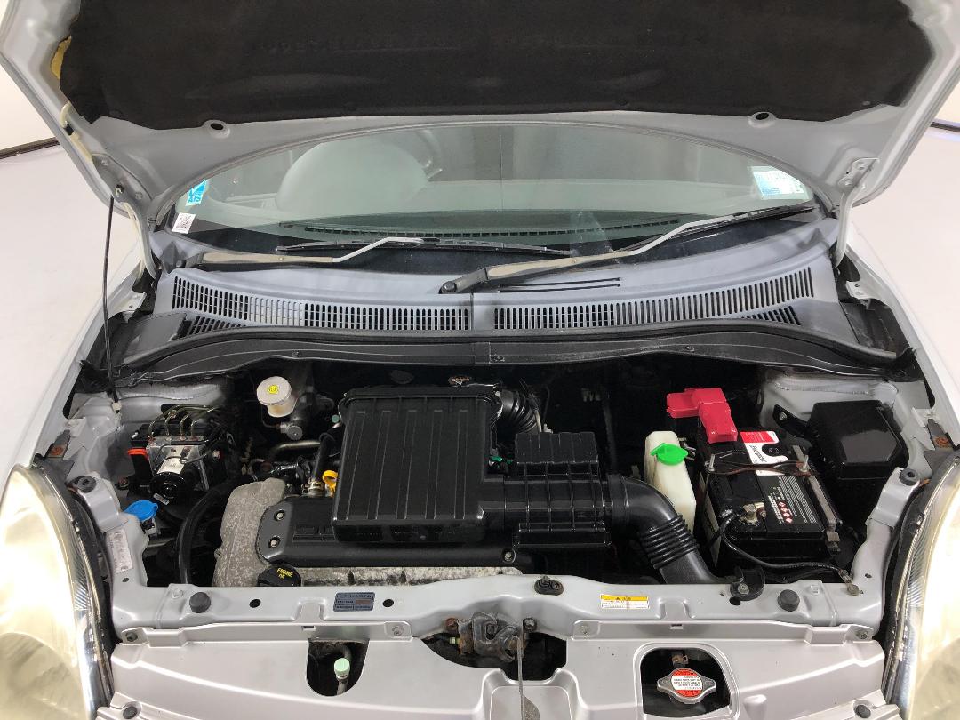 Photo '13' of Suzuki Swift