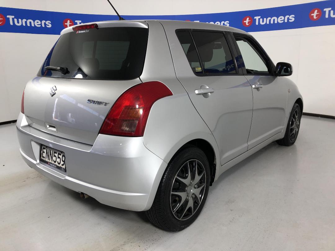 Photo '7' of Suzuki Swift