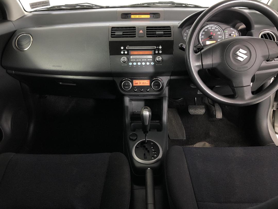 Photo '17' of Suzuki Swift