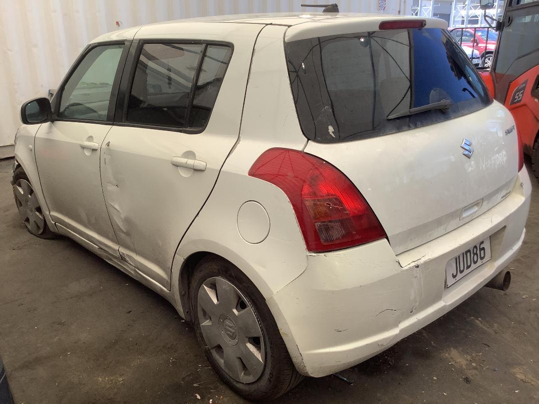 Photo '6' of Suzuki Swift Photo '6' of Suzuki Swift