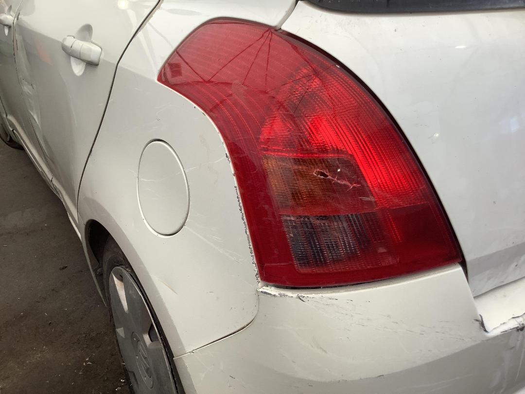 Photo '7' of Suzuki Swift Photo '7' of Suzuki Swift