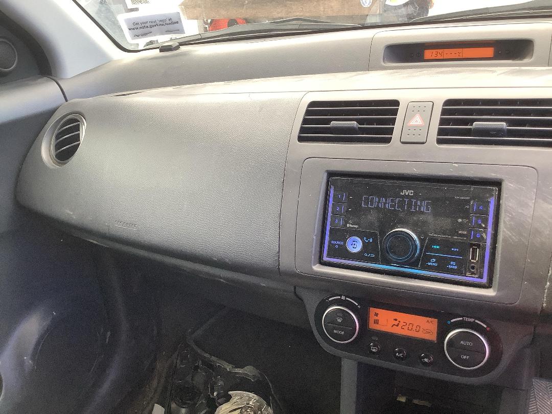 Photo '18' of Suzuki Swift Photo '18' of Suzuki Swift