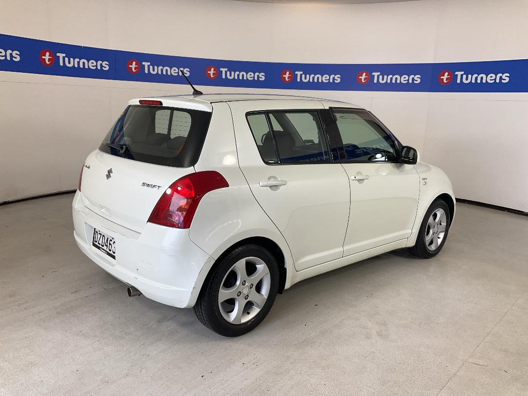 Photo '7' of Suzuki Swift