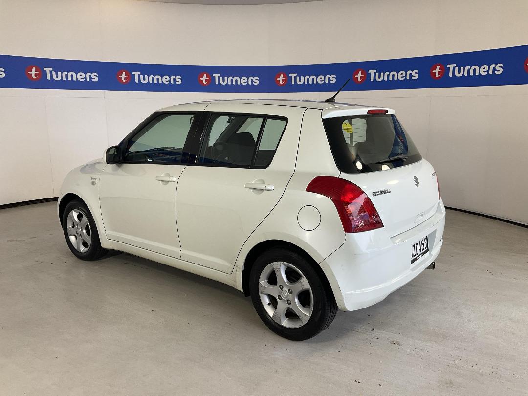 Photo '5' of Suzuki Swift