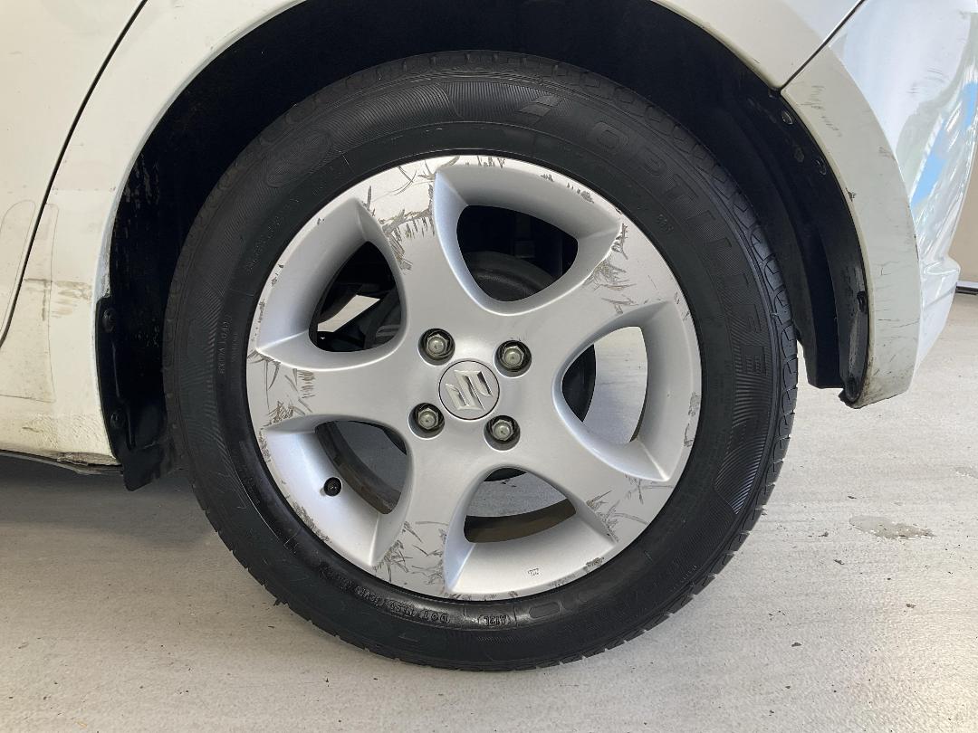 Photo '11' of Suzuki Swift