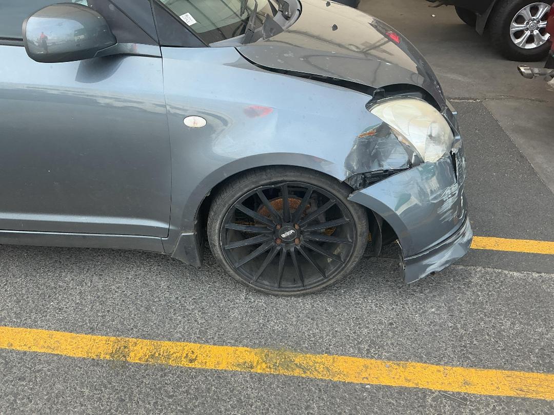 Photo '2' of Suzuki Swift Glxh2 LTD Photo '2' of Suzuki Swift Glxh2 LTD