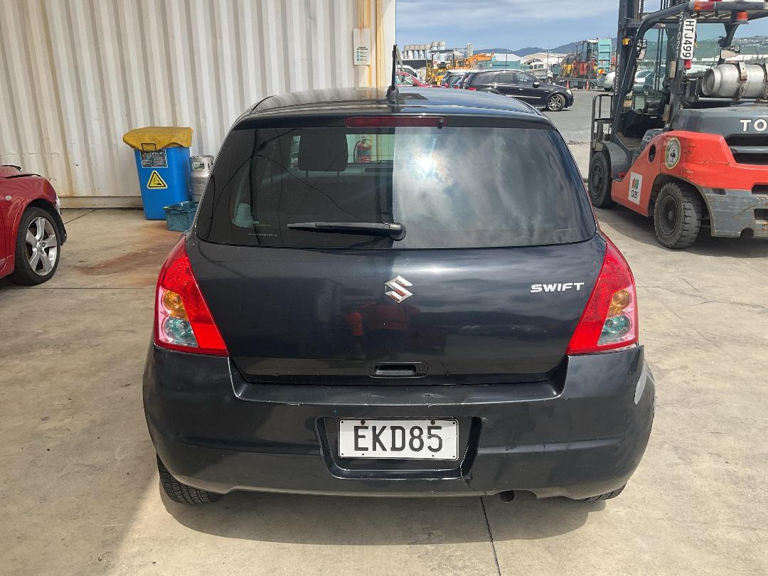 Photo '5' of Suzuki Swift Photo '5' of Suzuki Swift