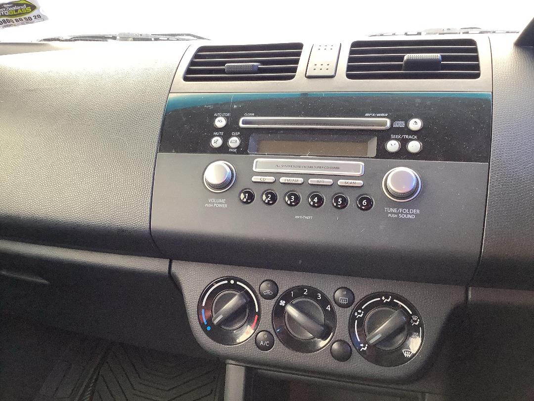 Photo '17' of Suzuki Swift Glxha2 LTD