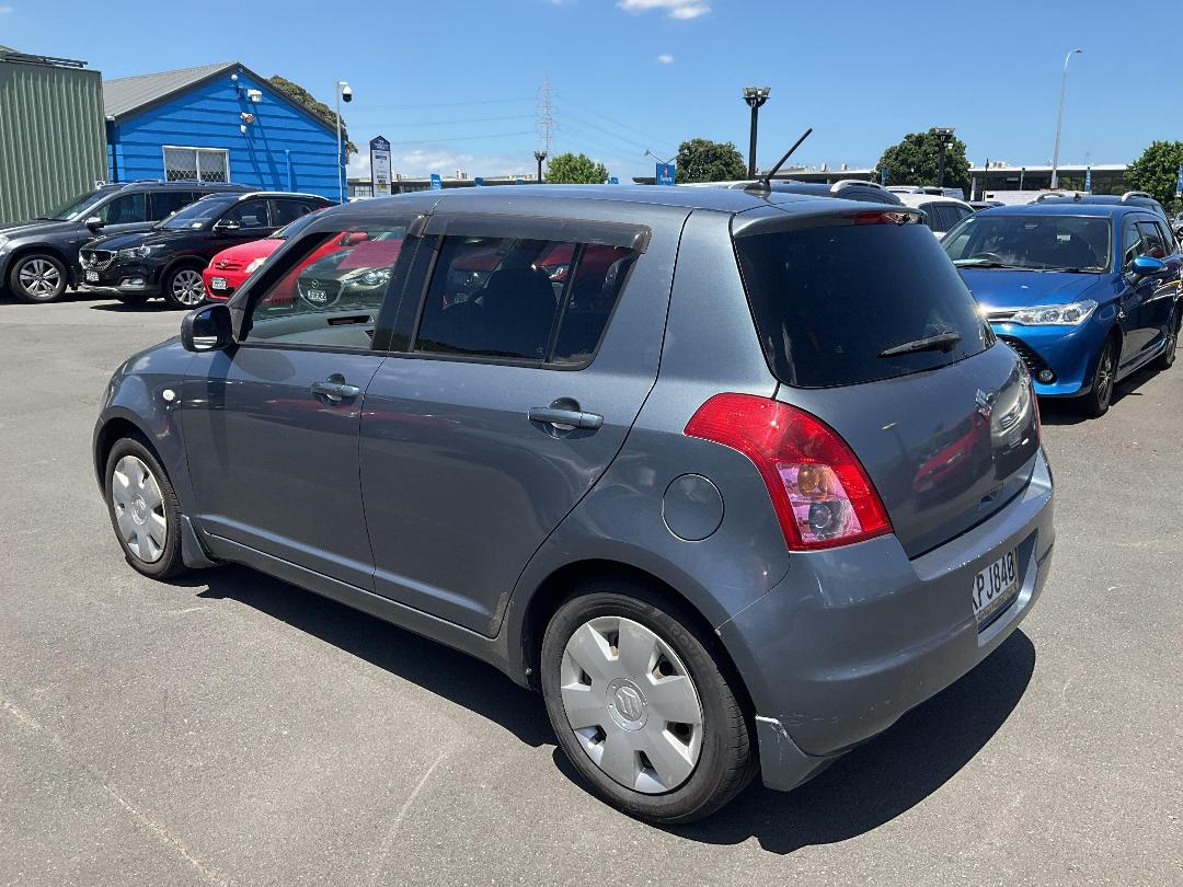 Photo '5' of Suzuki Swift