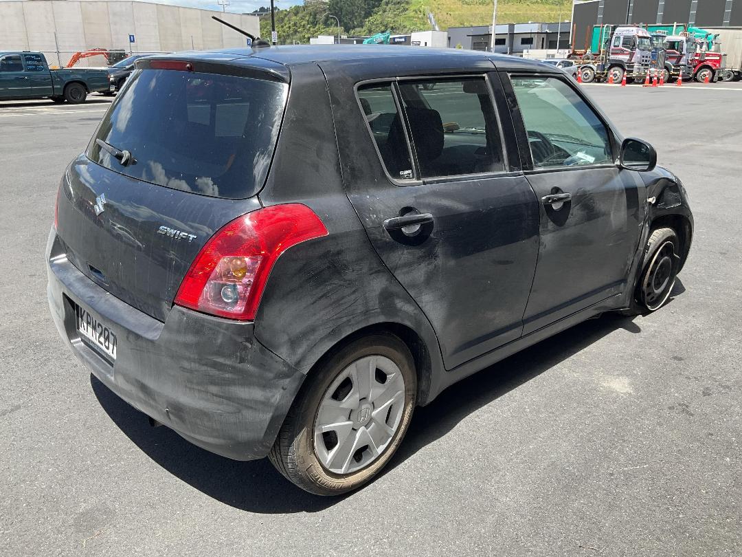 Photo '4' of Suzuki Swift Photo '4' of Suzuki Swift