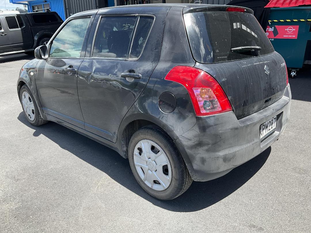 Photo '3' of Suzuki Swift Photo '3' of Suzuki Swift