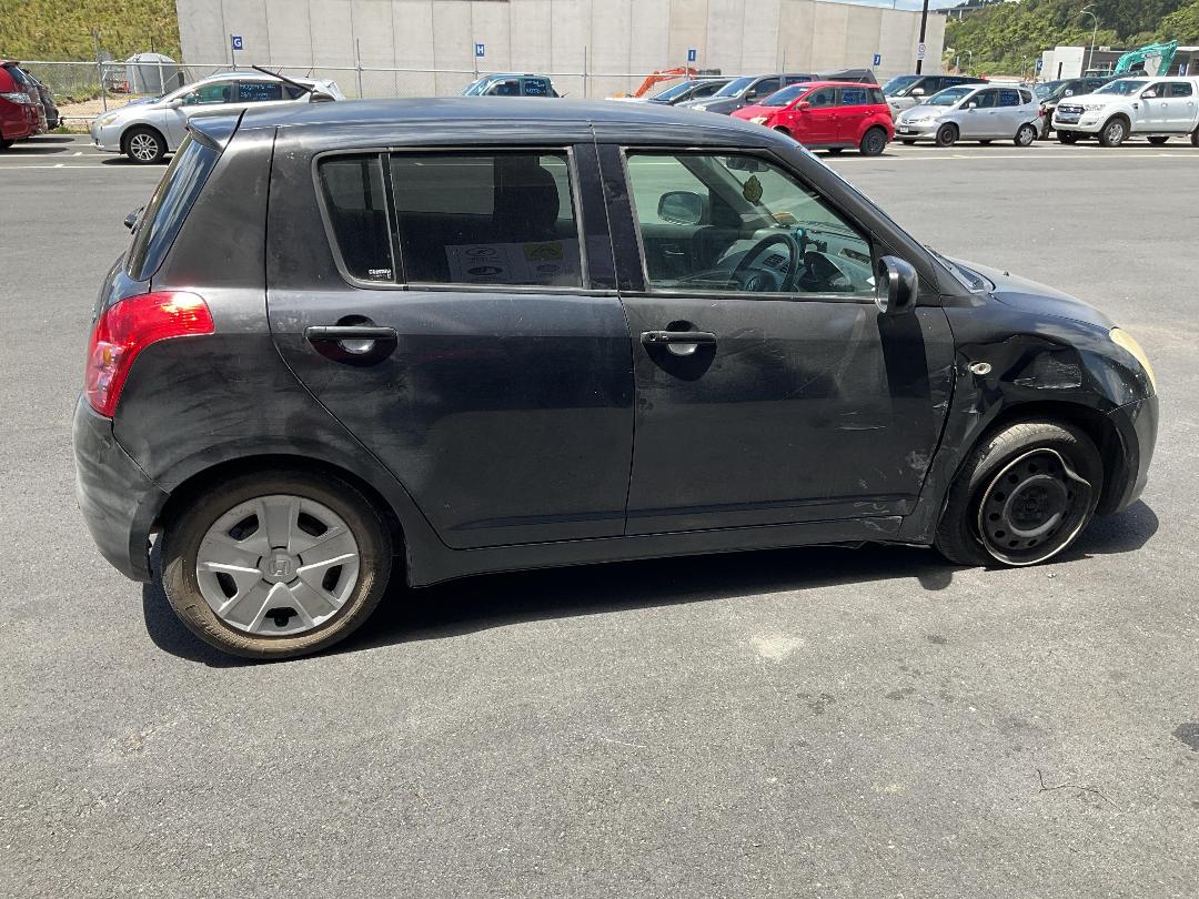 Photo '5' of Suzuki Swift Photo '5' of Suzuki Swift