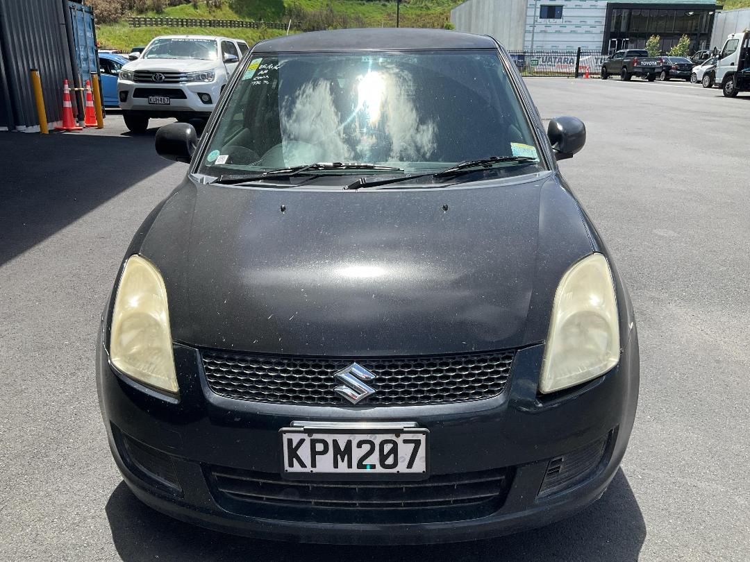 Photo '7' of Suzuki Swift Photo '7' of Suzuki Swift