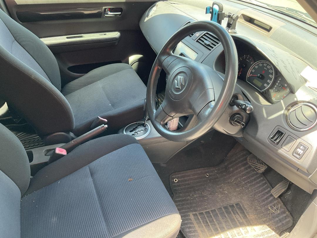 Photo '18' of Suzuki Swift Photo '18' of Suzuki Swift