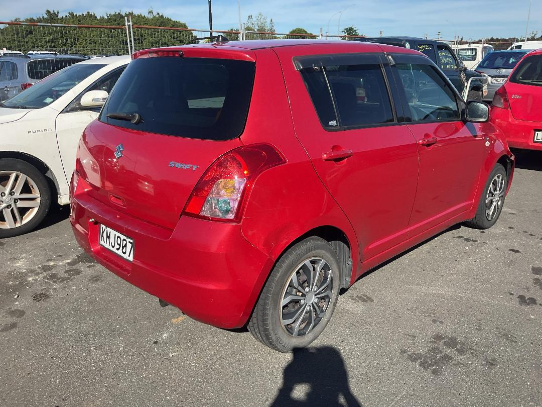 Photo '4' of Suzuki Swift Photo '4' of Suzuki Swift