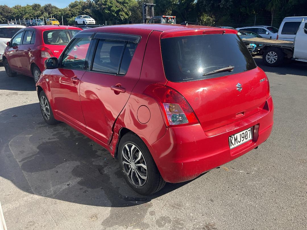 Photo '3' of Suzuki Swift Photo '3' of Suzuki Swift