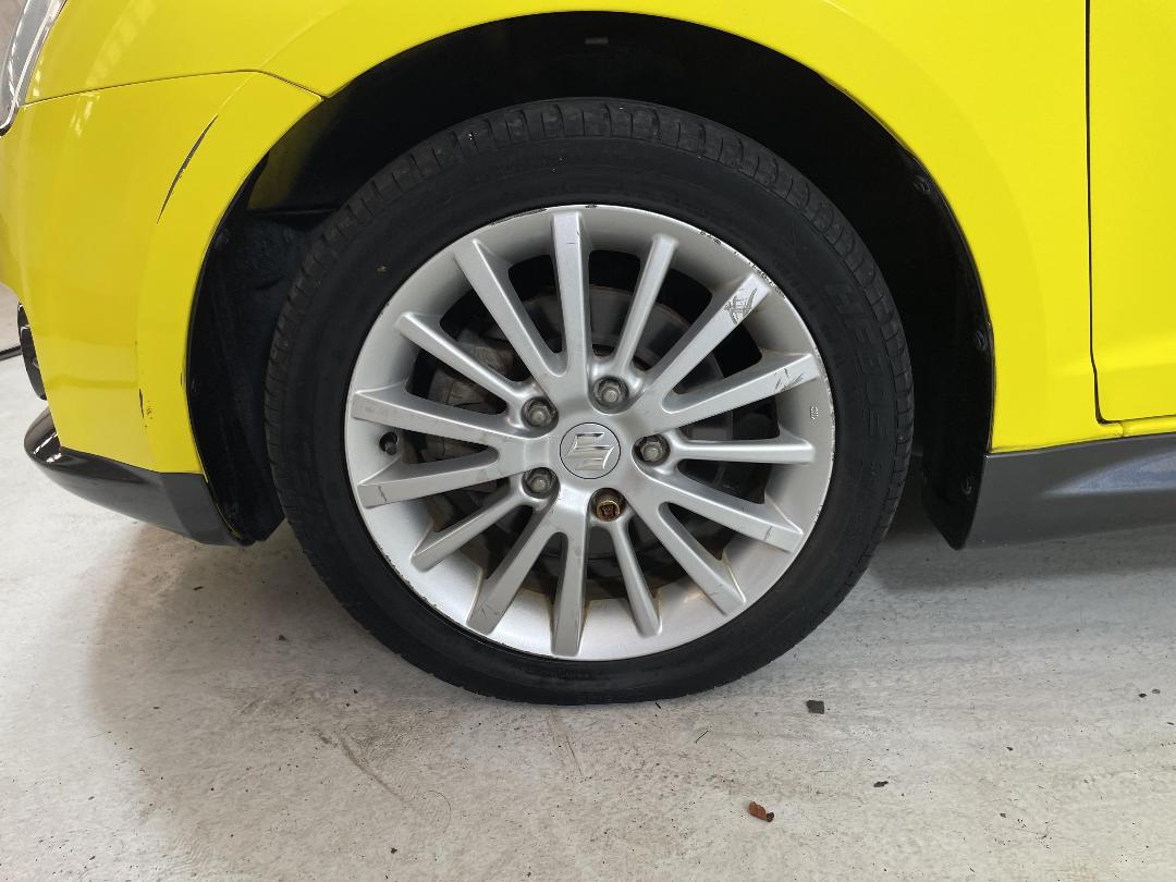 Photo '10' of Suzuki Swift Photo '10' of Suzuki Swift