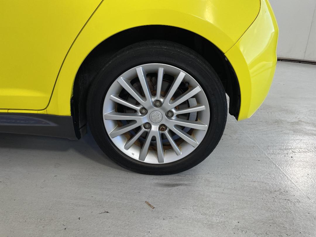 Photo '11' of Suzuki Swift Photo '11' of Suzuki Swift