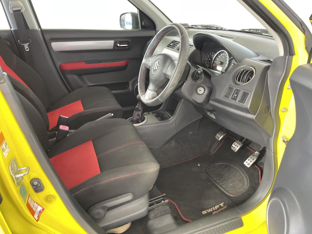 Photo '16' of Suzuki Swift Photo '16' of Suzuki Swift