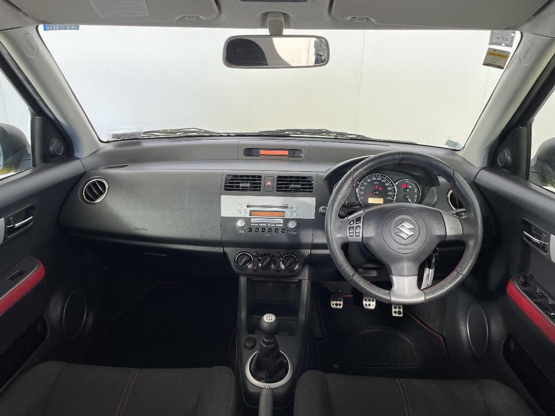 Photo '17' of Suzuki Swift Photo '17' of Suzuki Swift