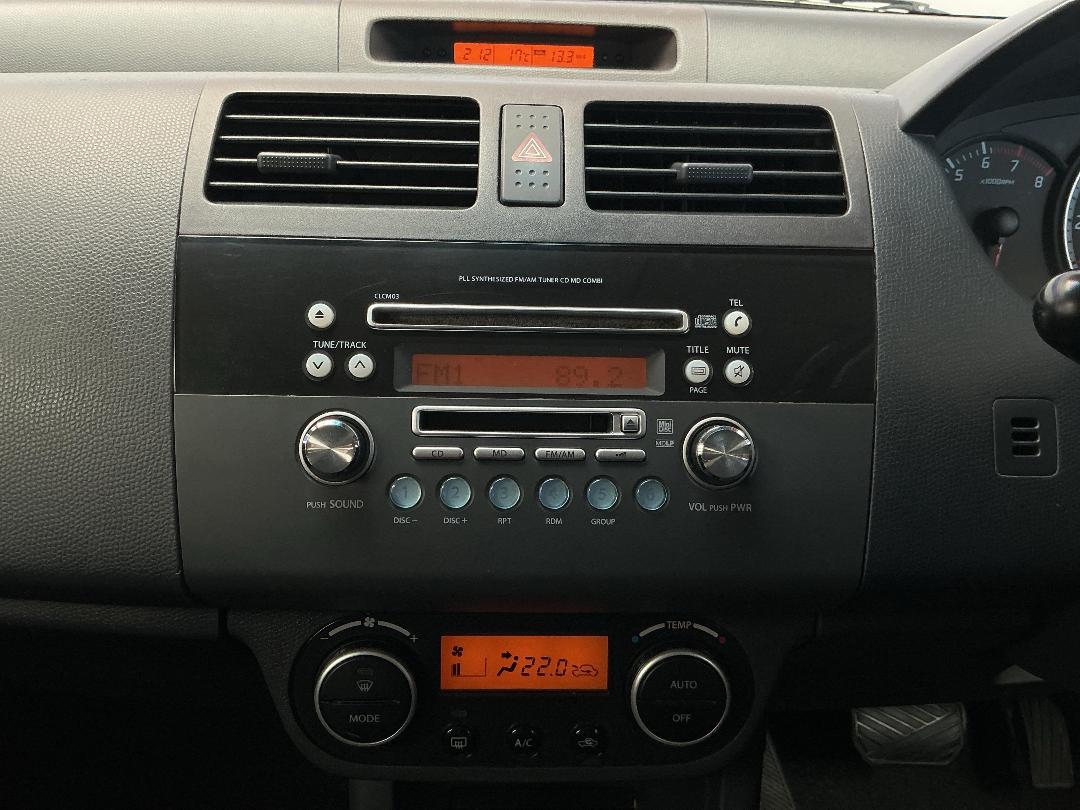 Photo '18' of Suzuki Swift