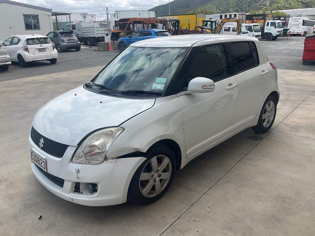 Photo '3' of Suzuki Swift Photo '3' of Suzuki Swift