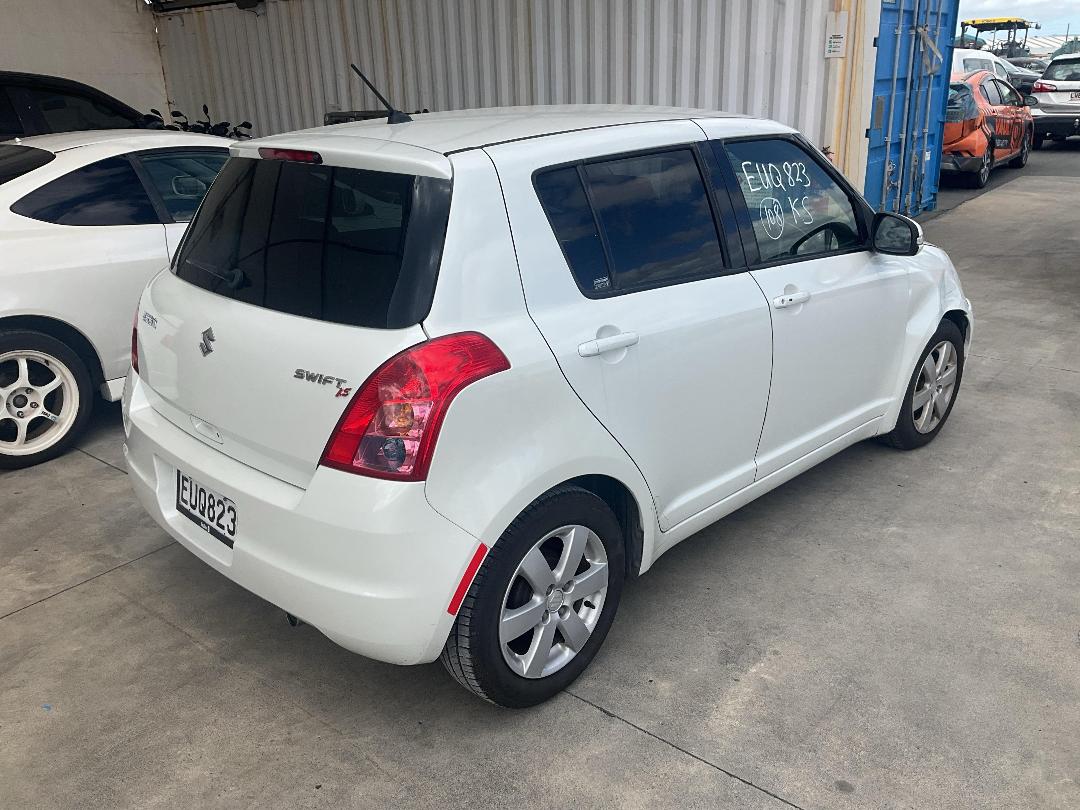 Photo '6' of Suzuki Swift Photo '6' of Suzuki Swift